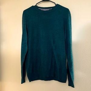 BRAVE SOUL LONDON. GREEN SWEATER. LIGHTLY USED. SIZE: MEDIUM